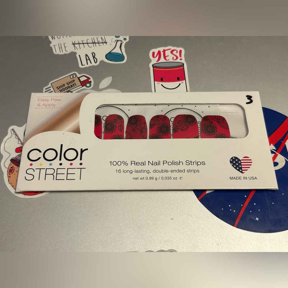 RETIRED💅🏻 Color Street Moulin Rouge Nail Polish Strips